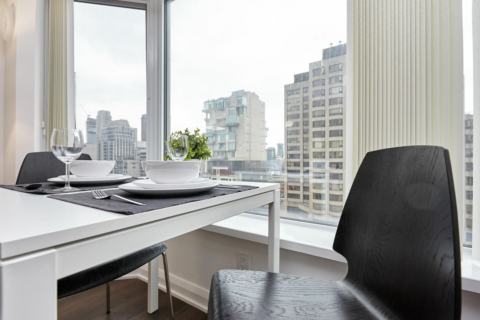 Atlas Suites - Yorkville Furnished Apartments Toronto Exteriör bild